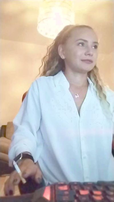 AlessiaCreed live from Italy