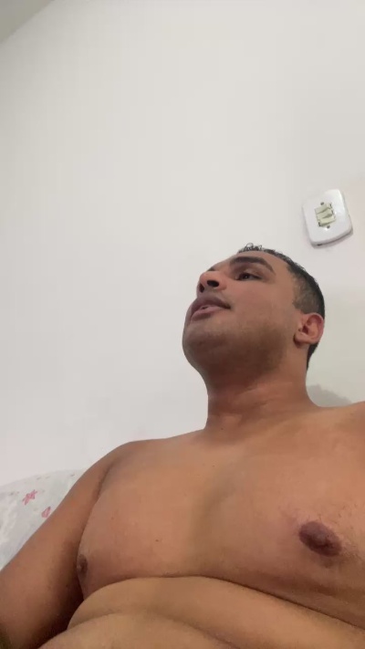 Anjomoreno999 live from Brazil