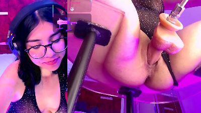 AriAddams live from Colombia