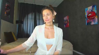 Beatrice_Brise live from United States