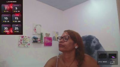 BustyXMilf live from Colombia