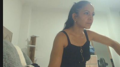 GOLDENBOOTY live from Colombia