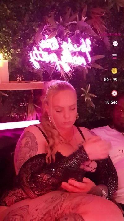 Gipsygirl1994 live from Netherlands