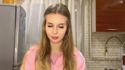 HeeEstell live from United States