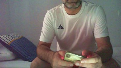 Hombreosomadrid live from Spain