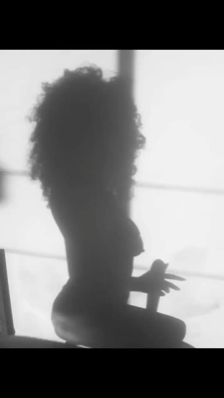 HornyLady22 live from Colombia