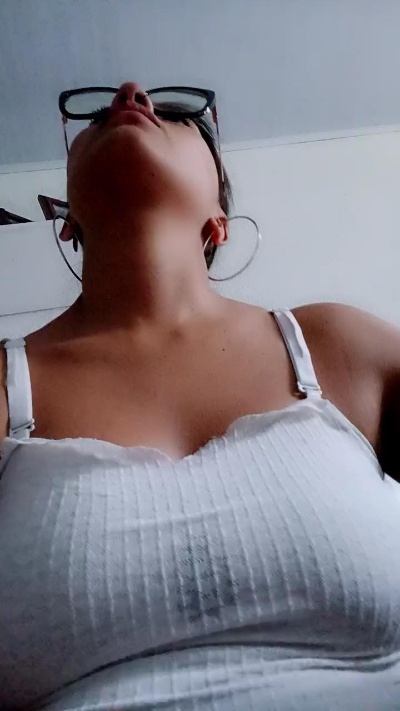 JolieDurand live from France