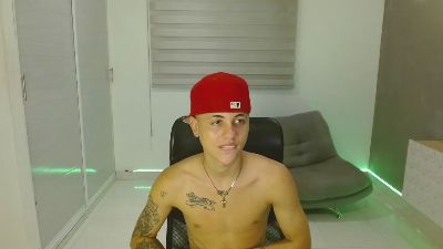 Julian_stonee1 live from Colombia