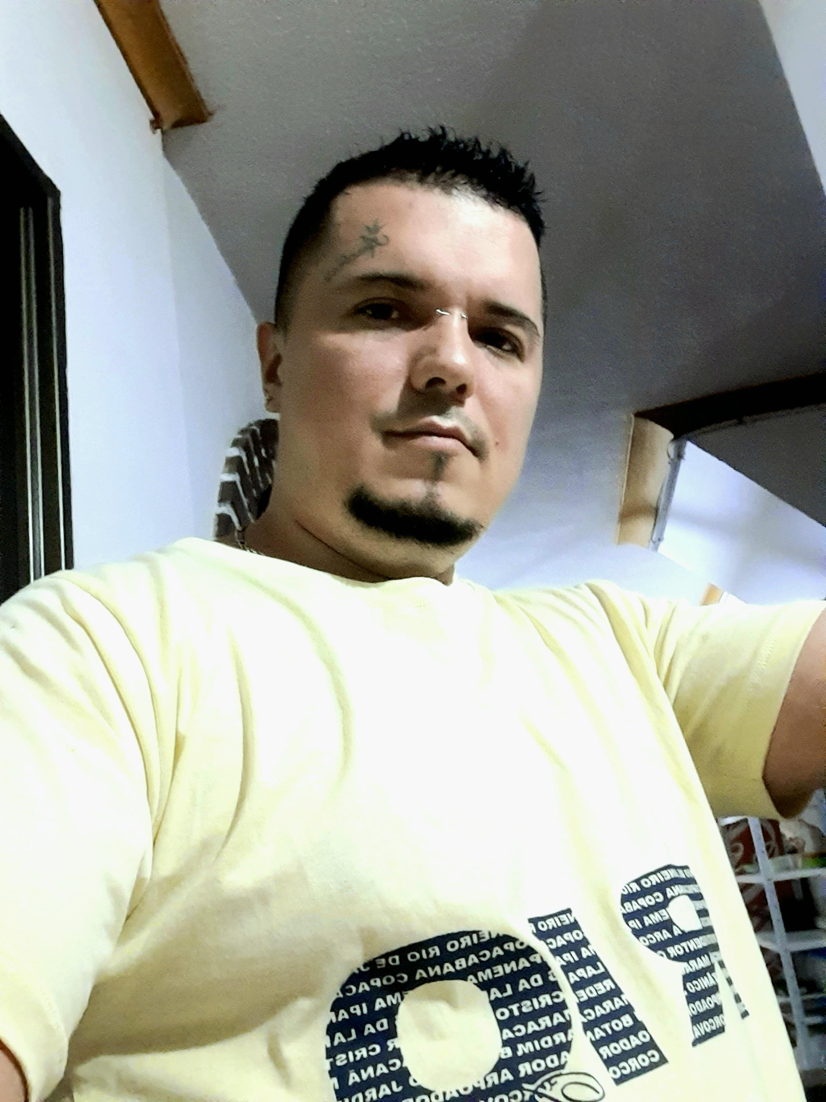 Larrywario live from Colombia