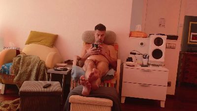 LennyNaakt live from Netherlands