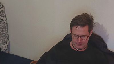 LongDong_4_You live from Germany