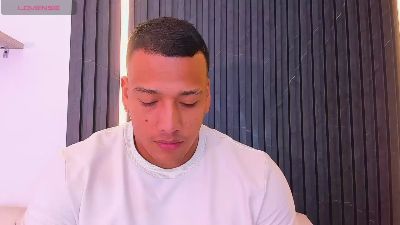 MaxTurner_ live from Colombia