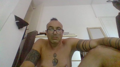 MaxwellHammer live from United Kingdom