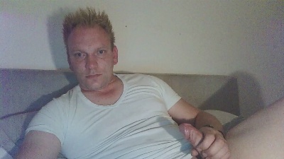 Mickxll live from Netherlands