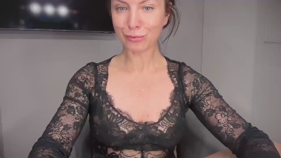 RachelDoll live from United Kingdom