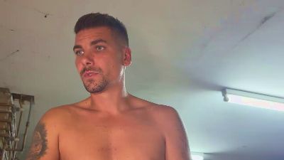 ST8BOYXXX live from United Kingdom