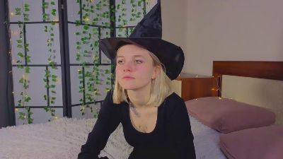ShantellFore live from France