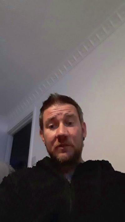 Suckmegood43 live from United Kingdom