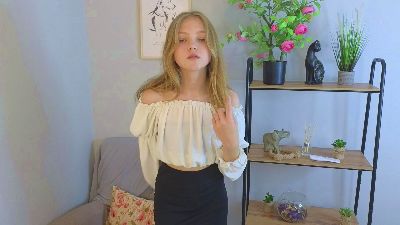 Sue_Sanders live from United States