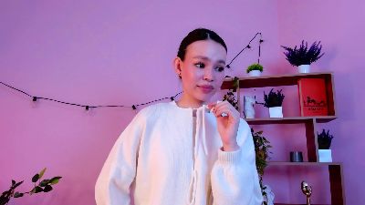 SydneyAdamski live from Monaco