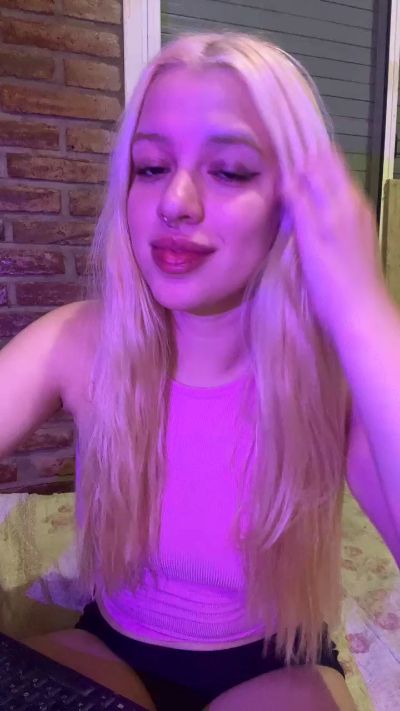 Tiffanystarling live from Argentina