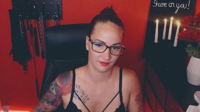 Warren__Jane live from United Kingdom
