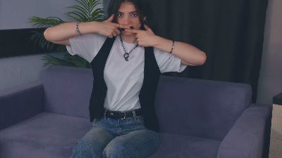 YuonneChaille live from France