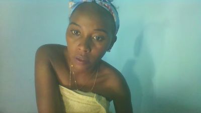 canie_sexy live from Madagascar