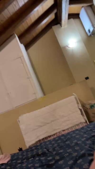 dollyredyxx live from Italy