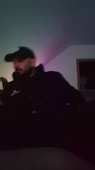 donchriiis live from Switzerland