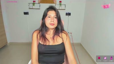 emily_villamil live from Colombia