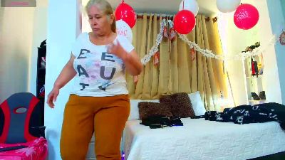 girl_amada live from Colombia