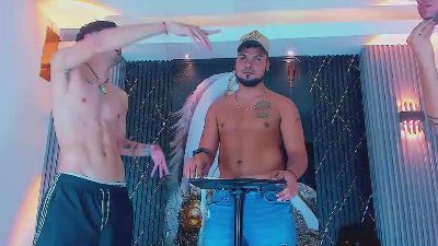 handsome_boys22 live from Colombia