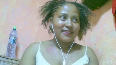 hollyhhot live from Madagascar