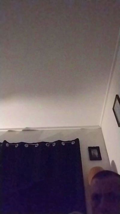 hungryass6969 live from United Kingdom