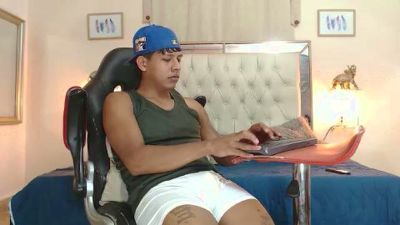mr_stiven_ live from Colombia