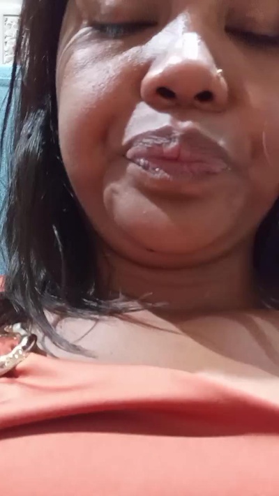 navely live from Madagascar