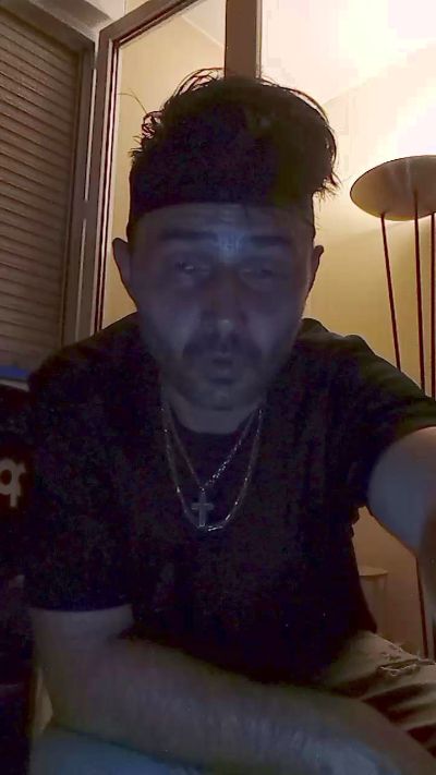 nicolas1904 live from France