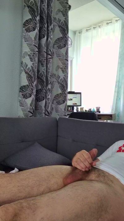 pussy_licker52 live from France