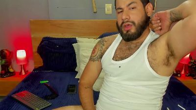 sexycutehairy live from Colombia