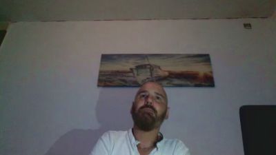 superchuk1 live from Spain
